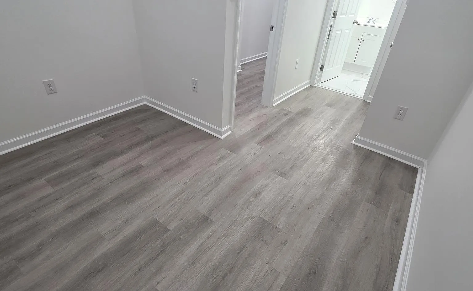 2 bed, 1964 sqft, $1,700 — Photo 3