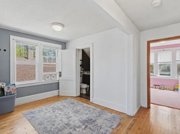 1105 Rose Ave E, Saint Paul, MN 55106