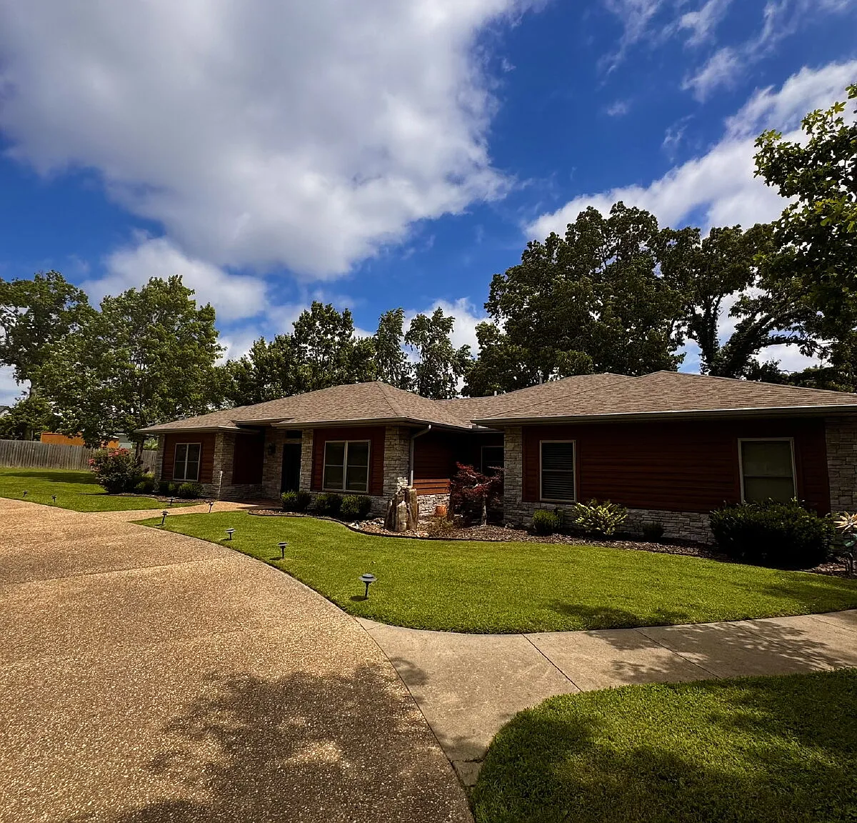 3 bed, 2.5 bath, 2280 sqft, $2,850 — Photo 2