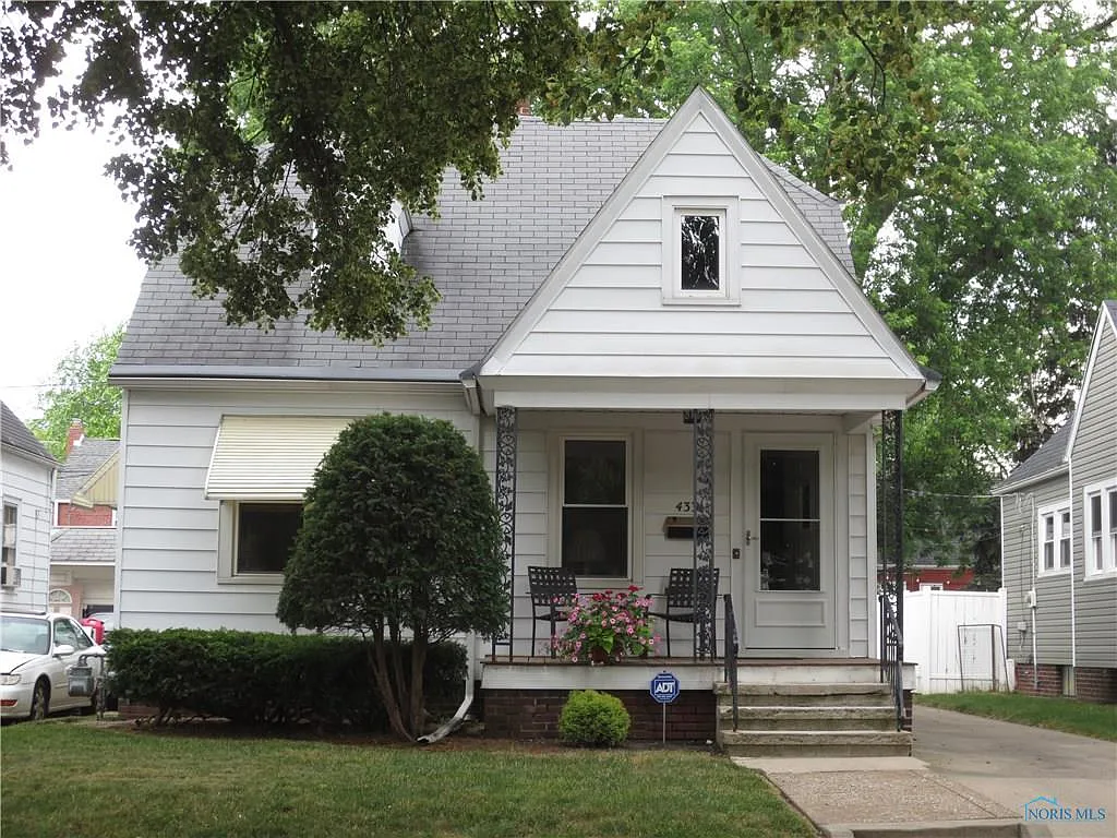 4331 Parrakeet Ave photo 1