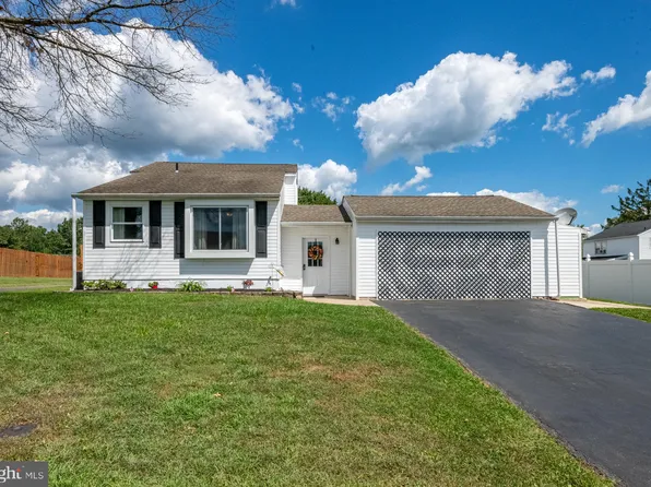 5005 Quince Dr, Reading, PA 19606