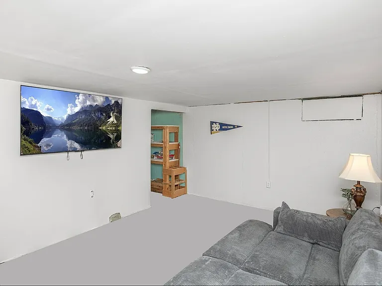 2828 Macarthur Ave — Photo 21