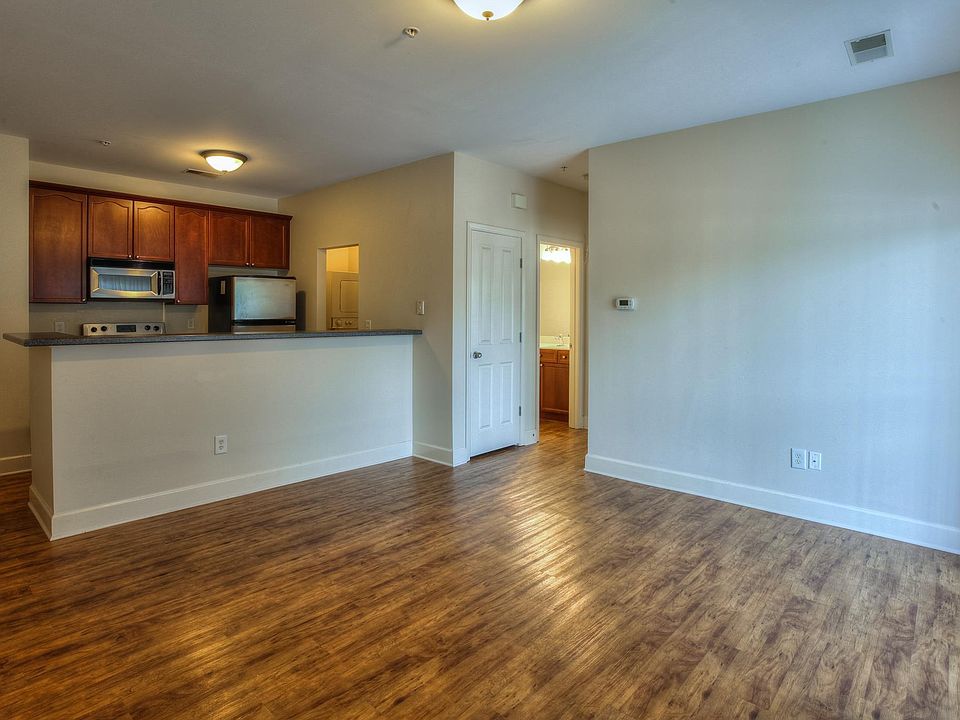 1st image of 7009 Lenox Village Dr #201E