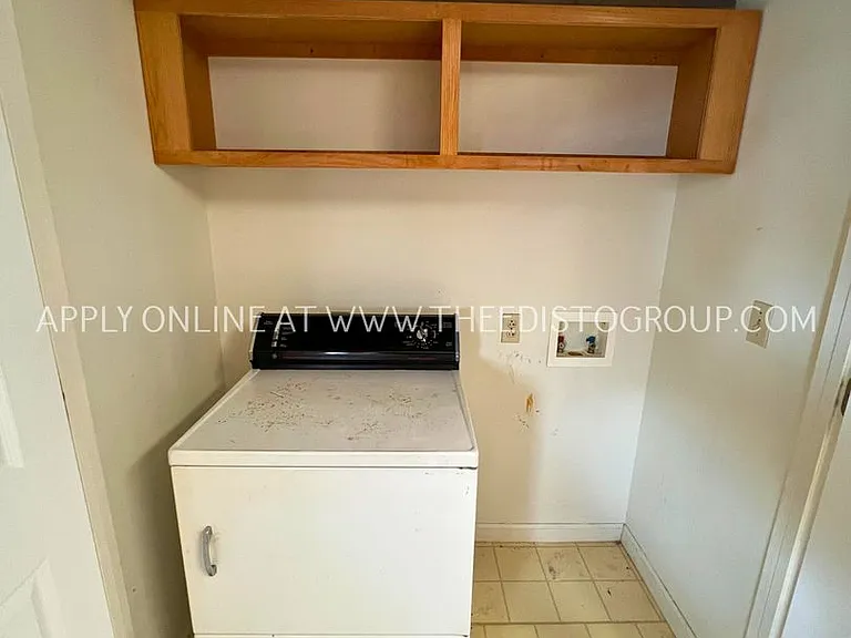 1031-1091 Fairfield St NE — Photo 12