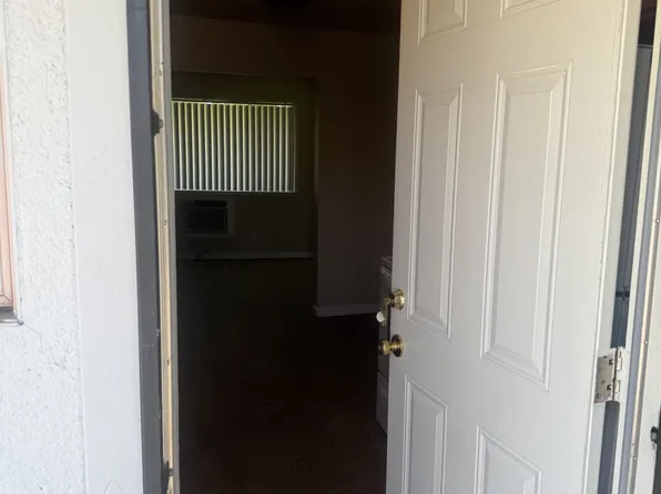 819 W Cambridge Ave #C1, Fresno, CA 93705