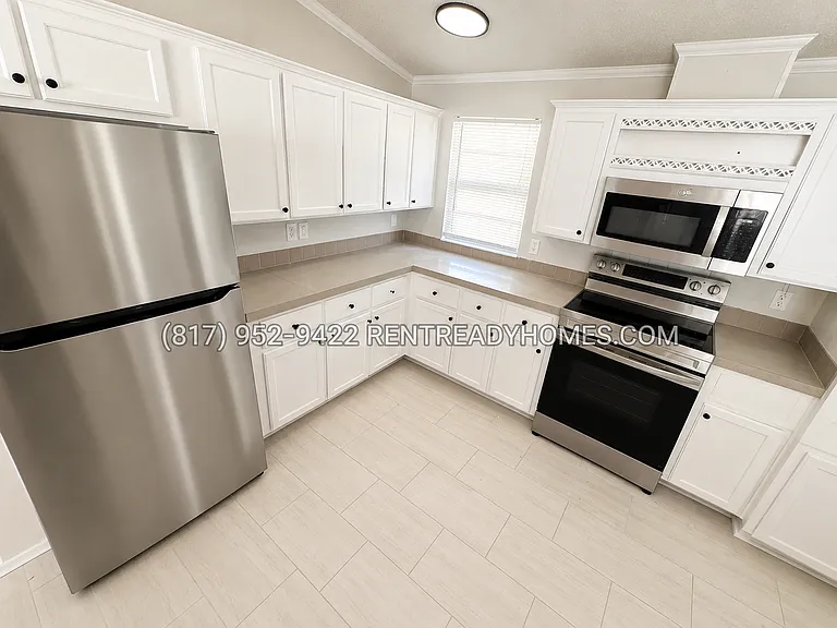 5528 Patton Dr — Photo 2