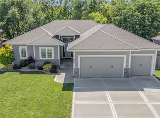 2001 Ridge Tree Dr, Pleasant Hill, MO 64080