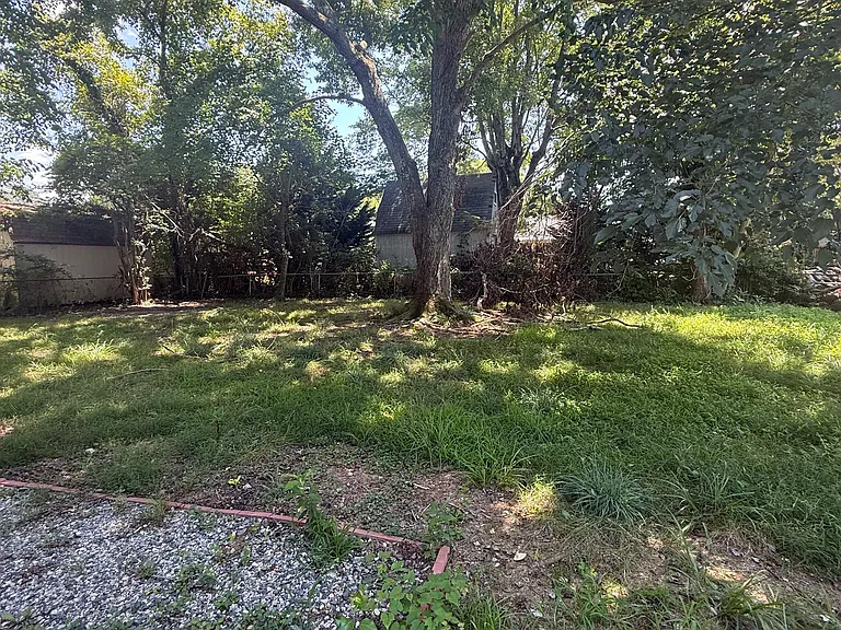 274 Exeter Rd — Photo 5