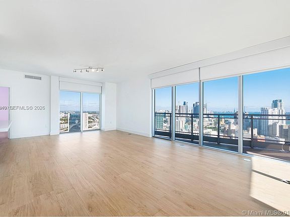 2nd image of 90 SW 3rd St APT 4004
