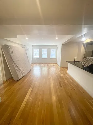 Rented by Lodger Corp | media 15