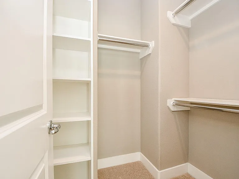 955 W 24th St #D — Photo 32