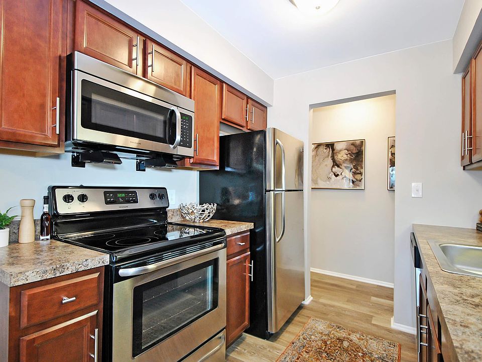 1st image of 1911 Golfview Dr #97201
