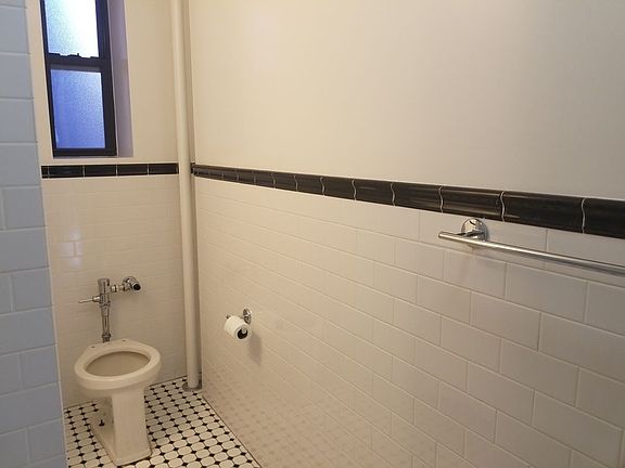 5th image of 4307 39th Pl APT 3C