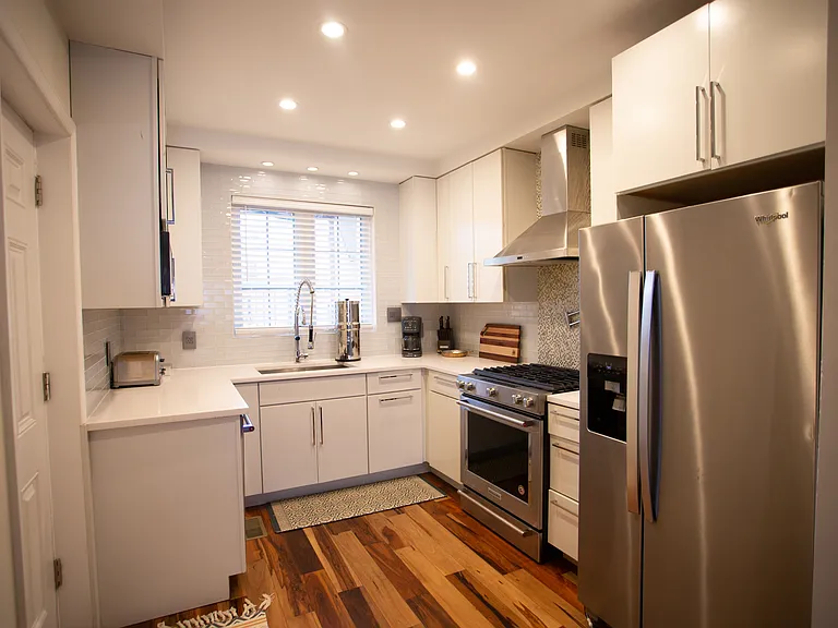 2404 E Cumberland St — Photo 5