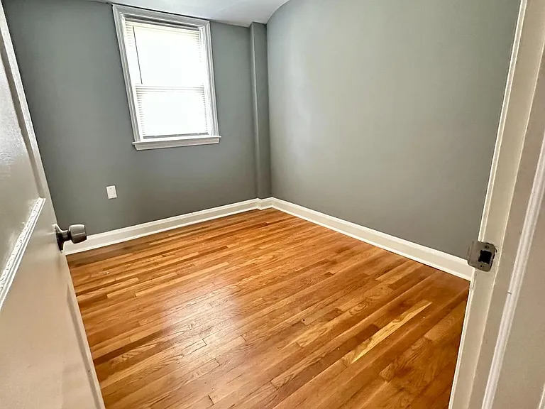 8318 Loch Raven Blvd — Photo 20