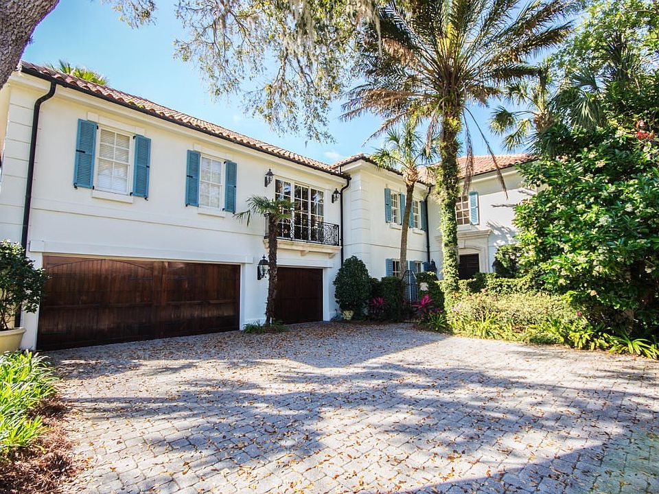 146 Harbourmaster Court