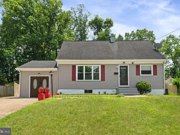 1805 Warren Dr, Woodbridge, VA 22191