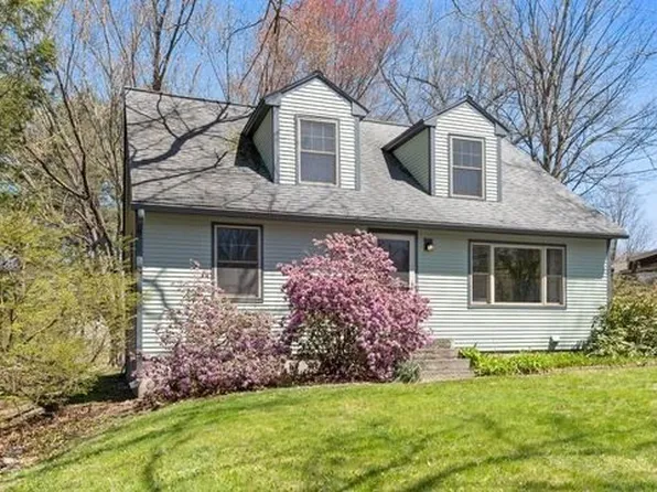 14 Westview St, Groton, MA 01450