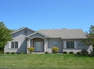 715 Sunnyview Dr, Racine, WI 53406