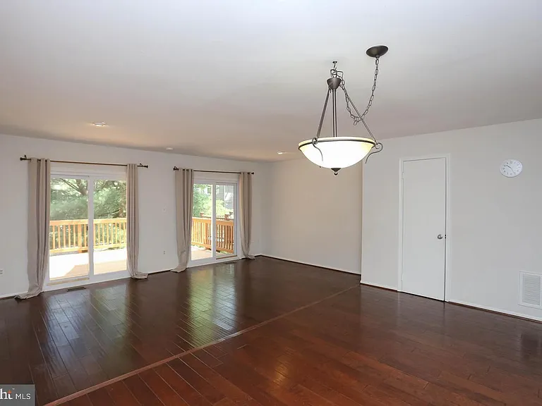 4710 Leyden Way — Photo 8