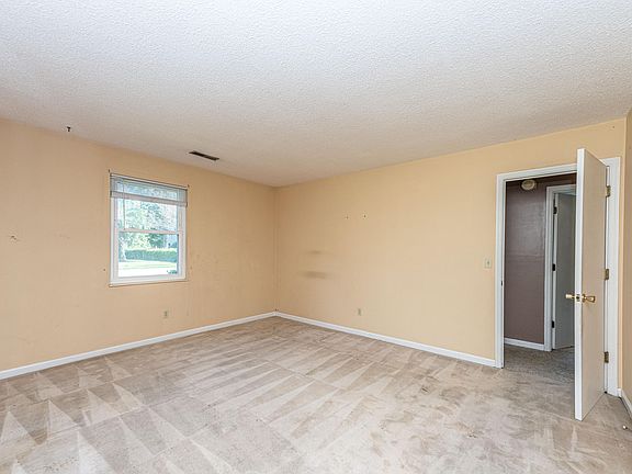3rd image of 205 Smythe Dr