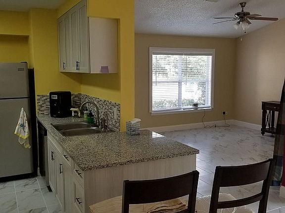 4th image of 2010 Vero South Cir SW
