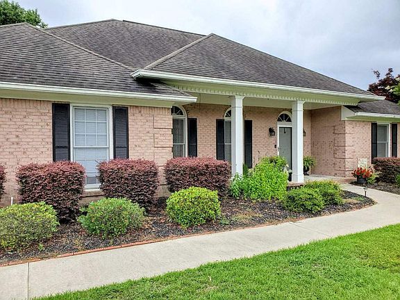 2nd image of 212 Wexford Cir