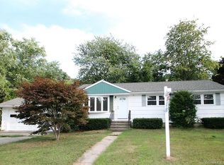25 Seabreeze Cir, Stratford, CT 06614