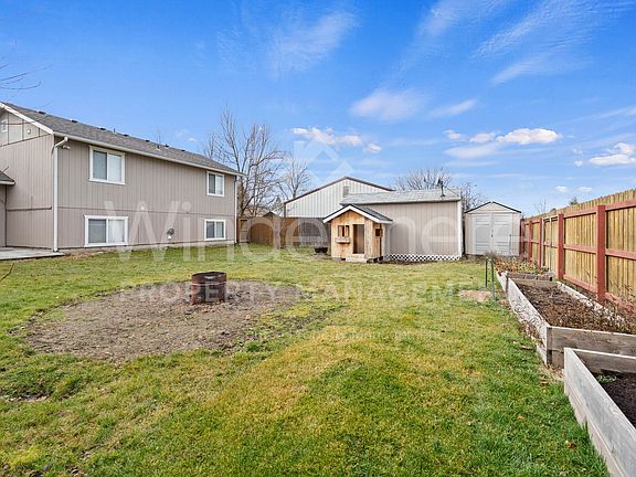 4th image of 909 E 1st Ave