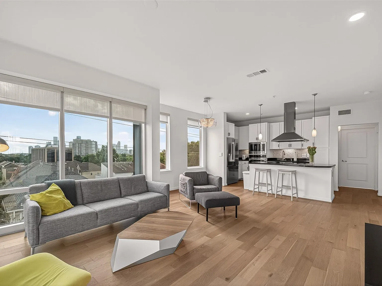 2 bed, 2.5 bath, 1508 sqft, $3,700 — Photo 3