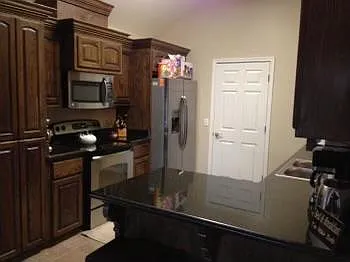 1600 Brook Ln — Photo 3