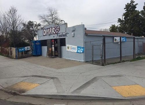 1st image of 208 W Minarets Ave