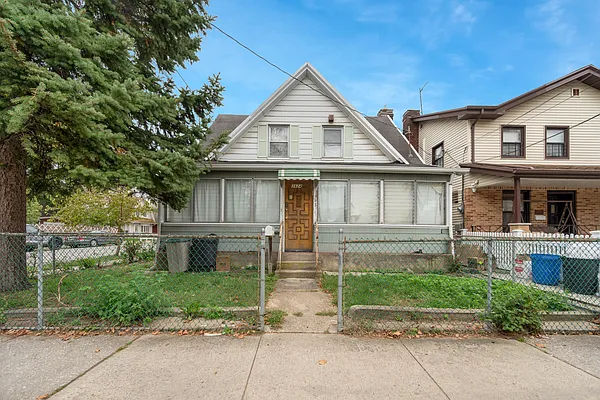 Sold by Behfar Team LLC | media 1