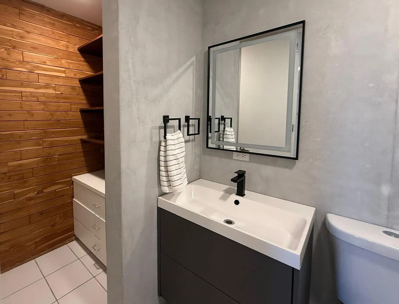 2 bed, 2.0 bath, 1080 sqft, $2,950 — Photo 1