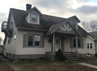 1107 10th Ave S, Escanaba, MI 49829