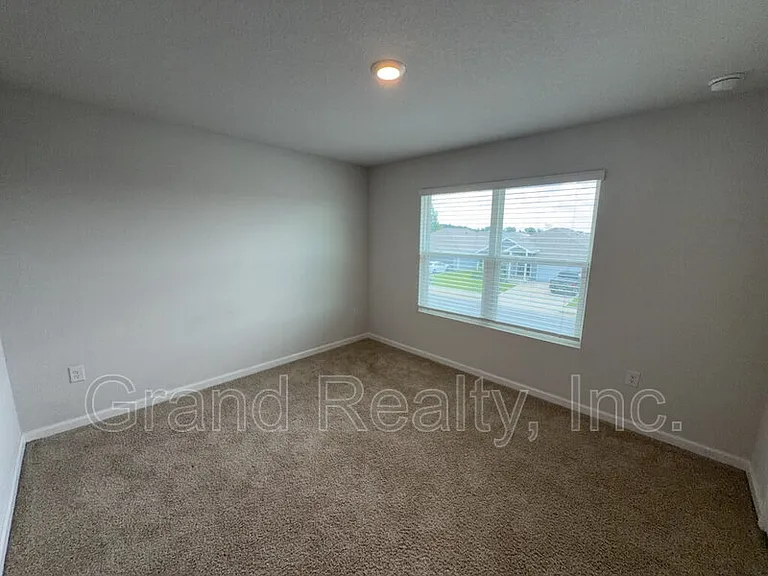 5431 Peach Dr — Photo 22