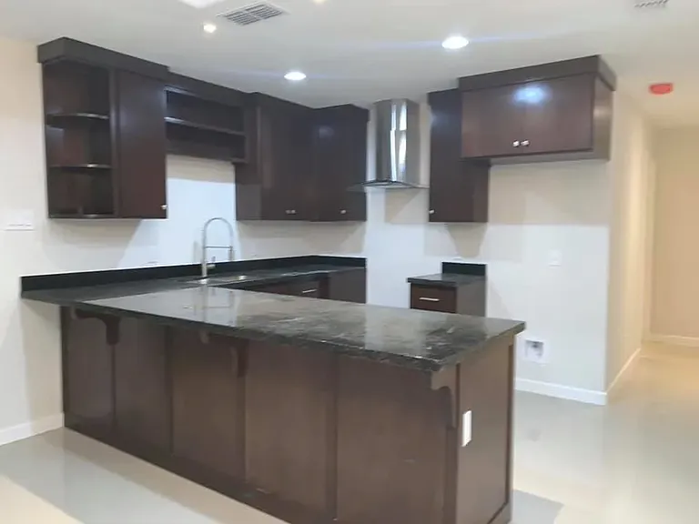 1606 Bilbao Dr — Photo 12