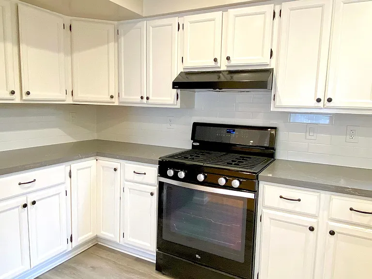 1141 Page St — Photo 3