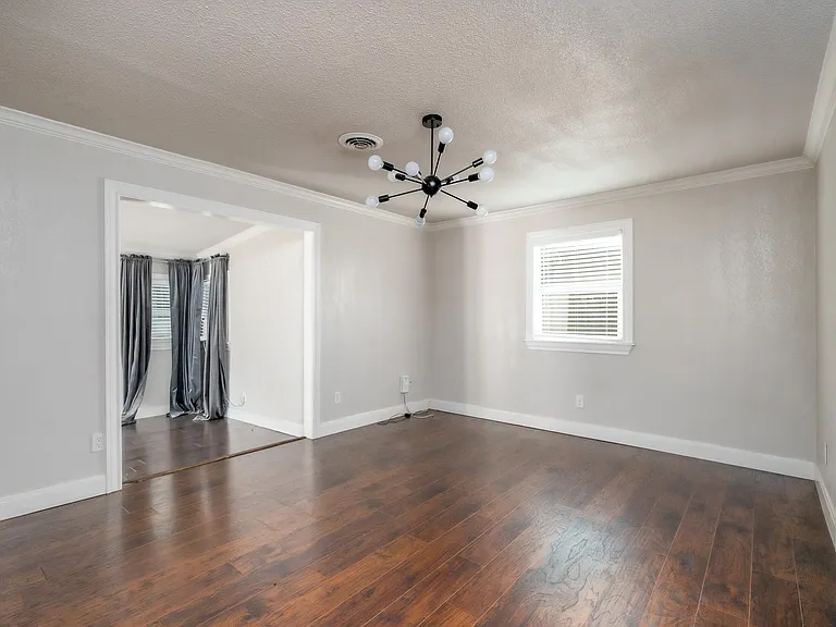 3042 S 28th St — Photo 11