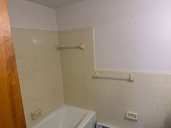 4th image of 3733 Wakefield Ln #2