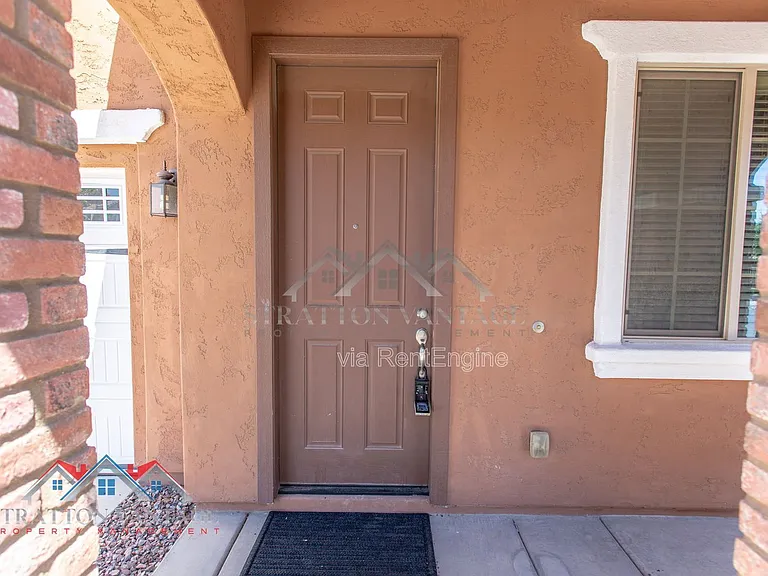 7311 N 90th Ave — Photo 5
