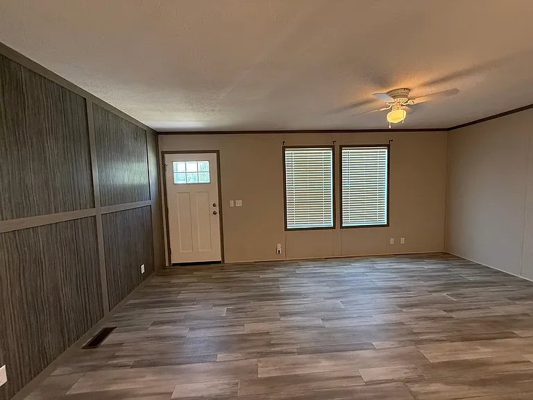 Colonial Oaks — Photo 59