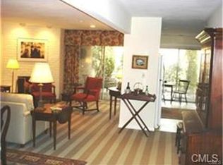 201 Southport Woods Dr, Southport, CT 06890