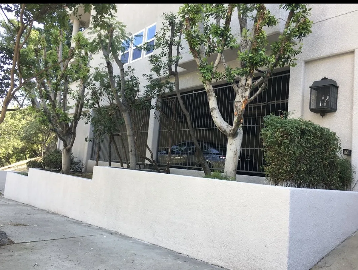 Building Photo - 3420 Barham Blvd #4