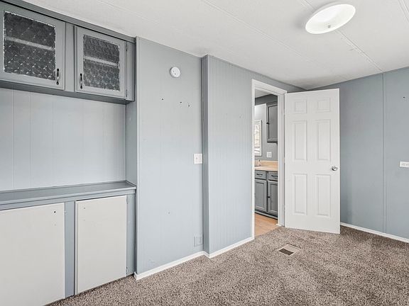 5th image of 906 E Hanson St