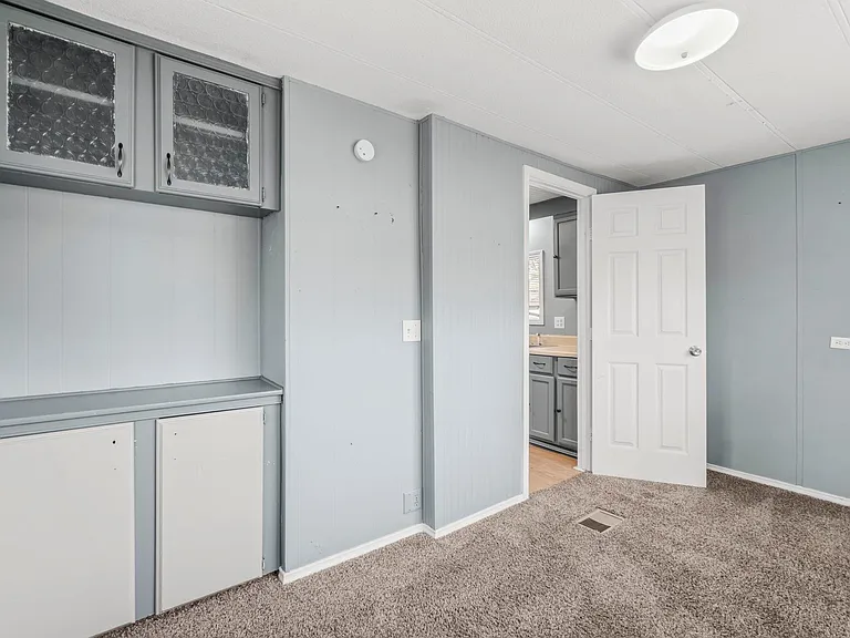 906 E Hanson St — Photo 5