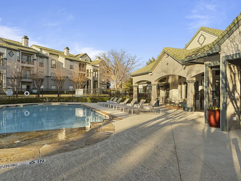 Siena Apartments — Photo 35
