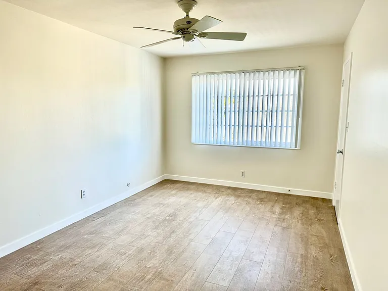 1845 Anaheim Ave #12A — Photo 11