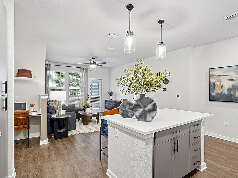 16-web-or-mls-4555 Grv Spgs Cir-Unit 107-S1605-016