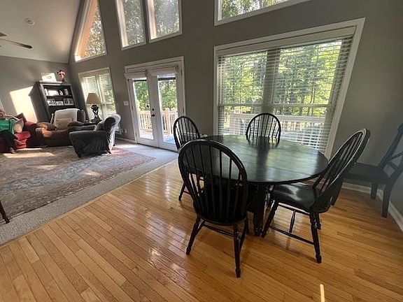 5th image of 120 Morris Dr